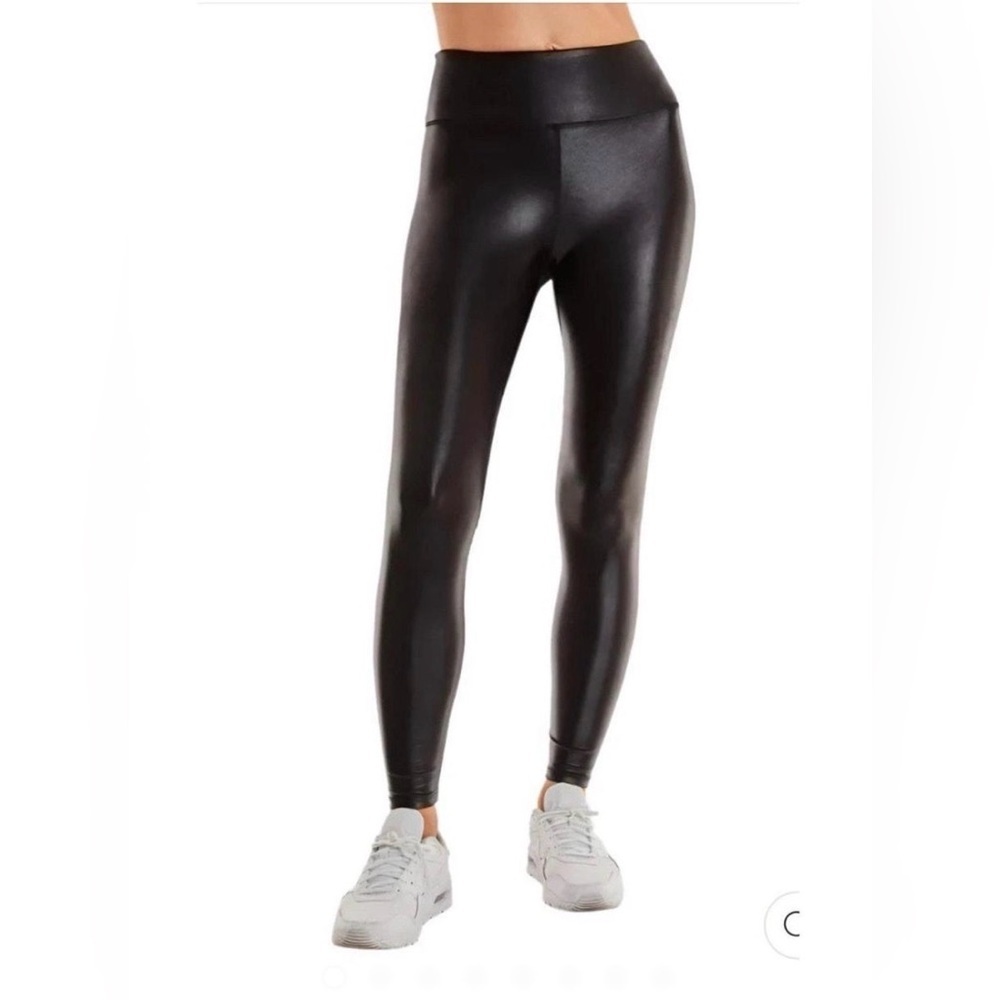 Noli Black Liquid Leggings - Size Medium